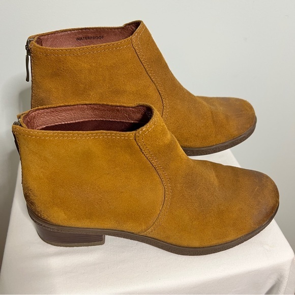 Dansko Shoes - Dansko Waterproof Suede Leather Ankle Boots Size EU 39